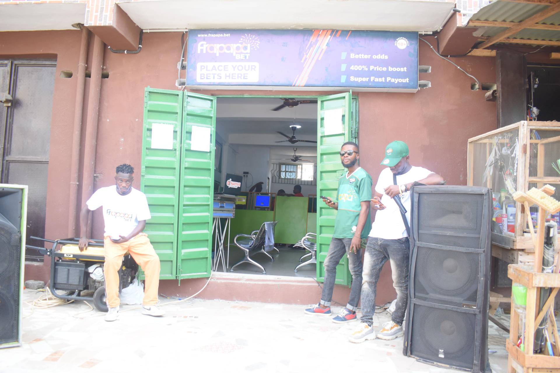 Front view of Frapapa bet shop in Somolu